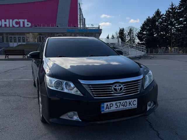 Toyota Camry - фото 4