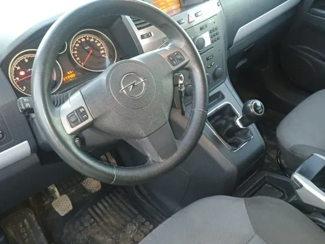 Opel Zafira - фото 2