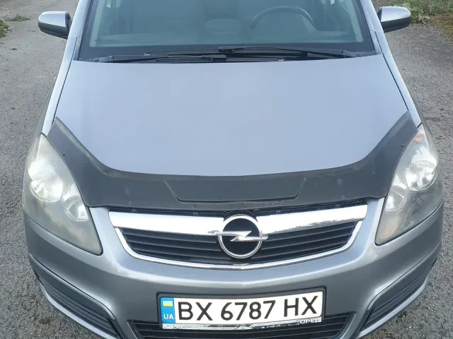 Opel Zafira - фото 1
