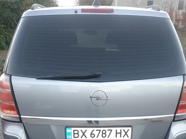 Opel Zafira - фото 4