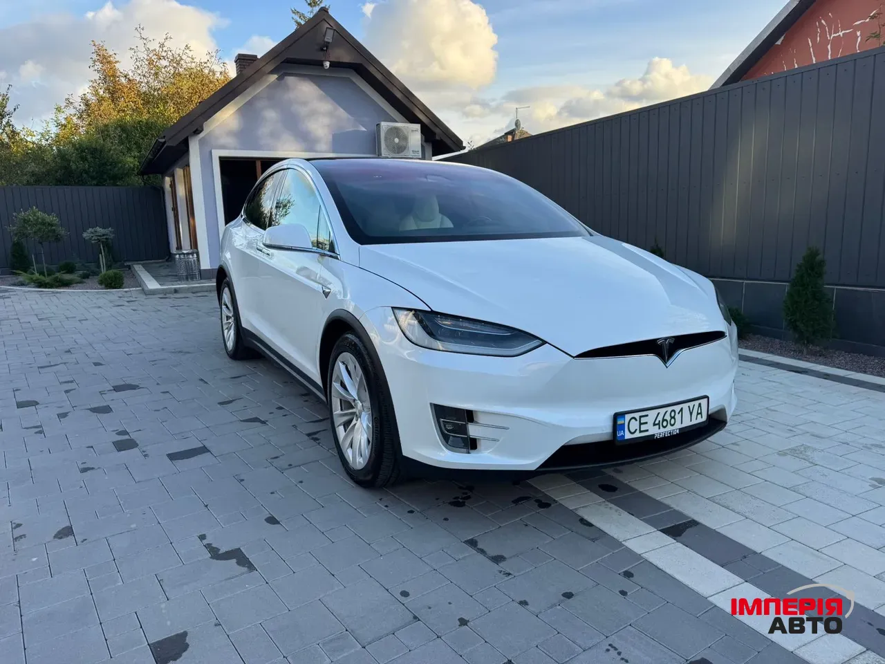 Tesla Model X - фото 2