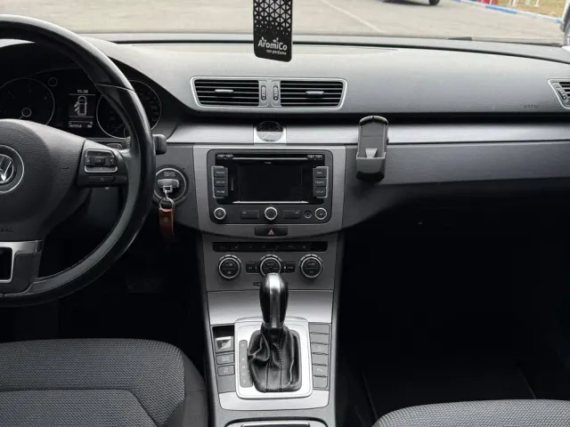 Volkswagen Passat - фото 5