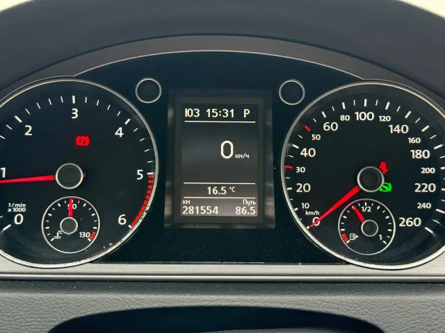 Volkswagen Passat - фото 2