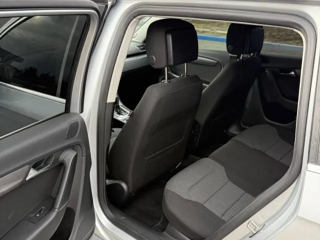 Volkswagen Passat - фото 4