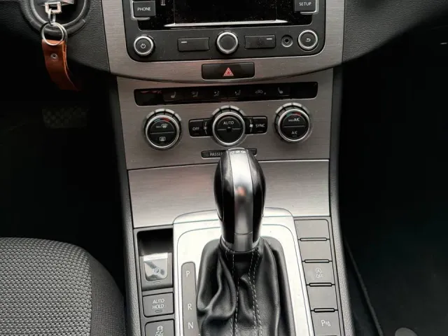 Volkswagen Passat - фото 3