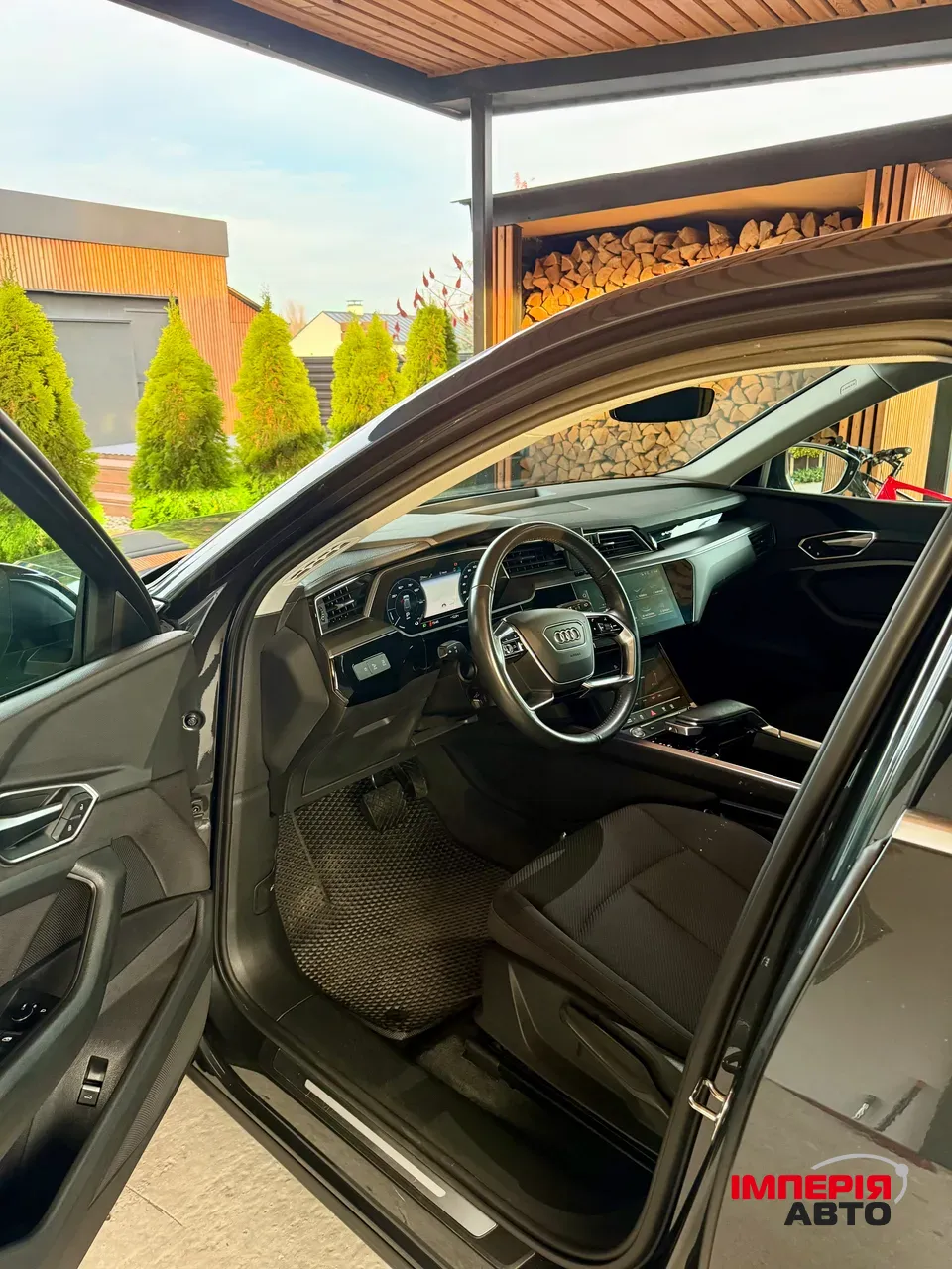 Audi e-tron - фото 16