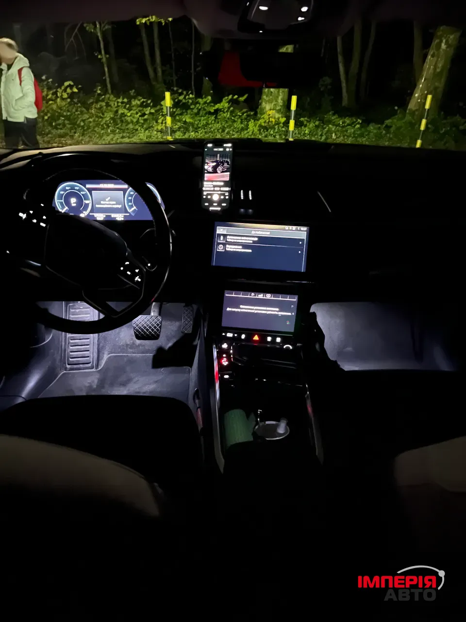 Audi e-tron - фото 36