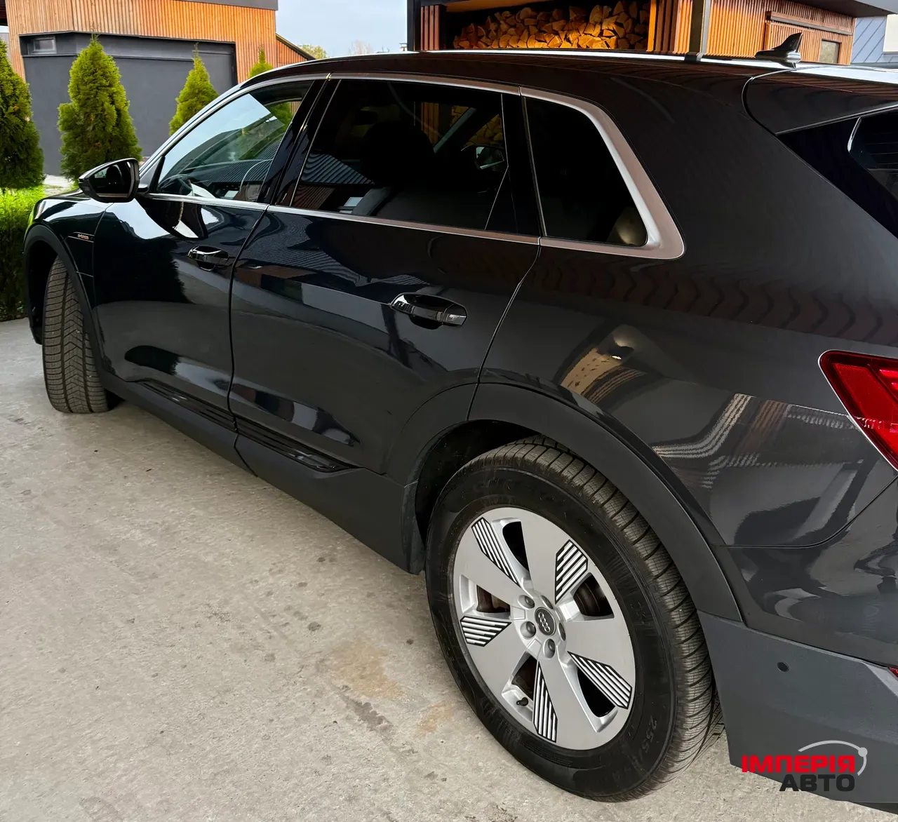 Audi e-tron - фото 17