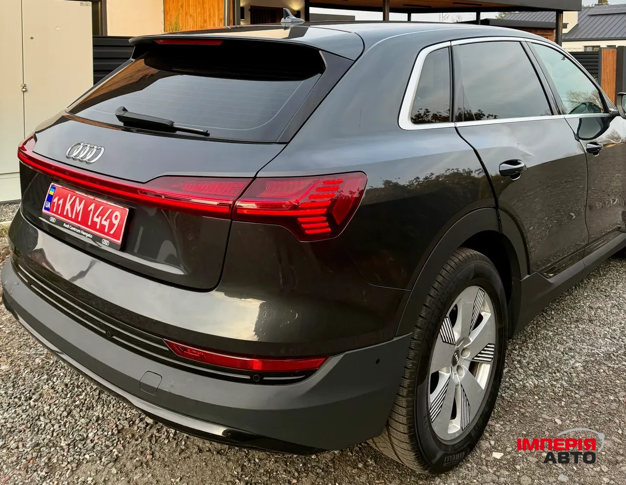 Audi e-tron - фото 11