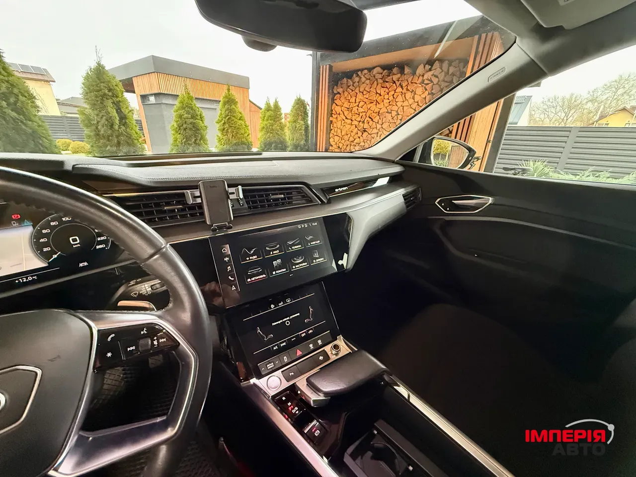 Audi e-tron - фото 18