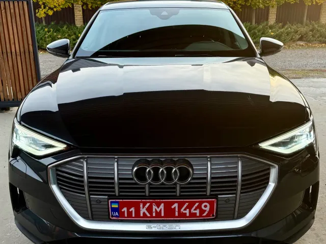 Audi e-tron - фото 5