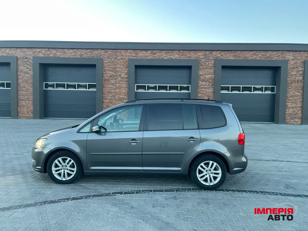 Volkswagen Touran - фото 7