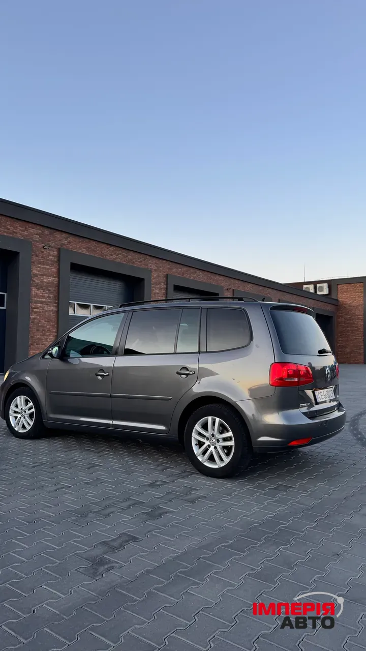 Volkswagen Touran - фото 2