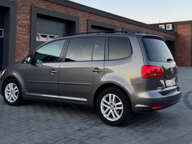 Volkswagen Touran - фото 2