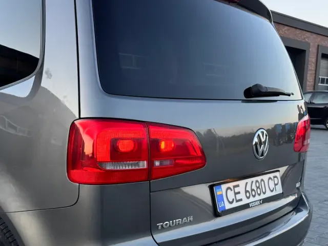 Volkswagen Touran - фото 4