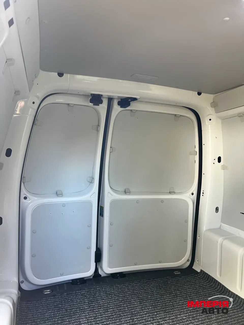 Volkswagen Caddy - фото 12