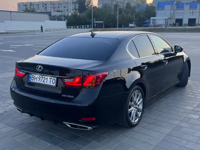 Lexus GS - фото 3