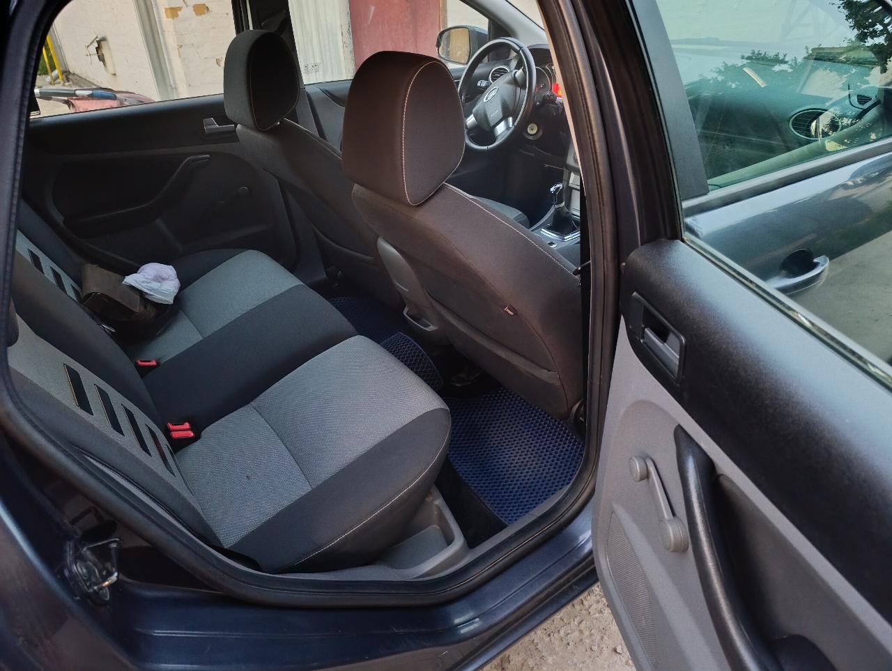 Ford Focus - фото 5