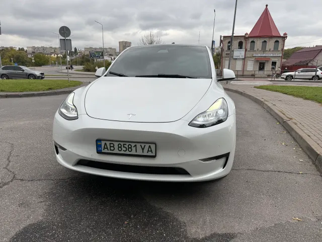 Tesla Model Y - фото 3