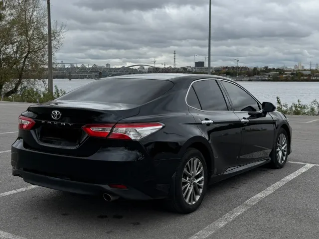 Toyota Camry - фото 4