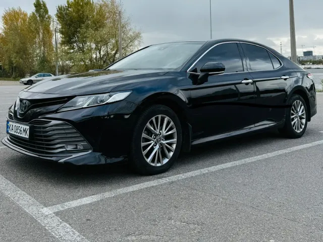 Toyota Camry - фото 3