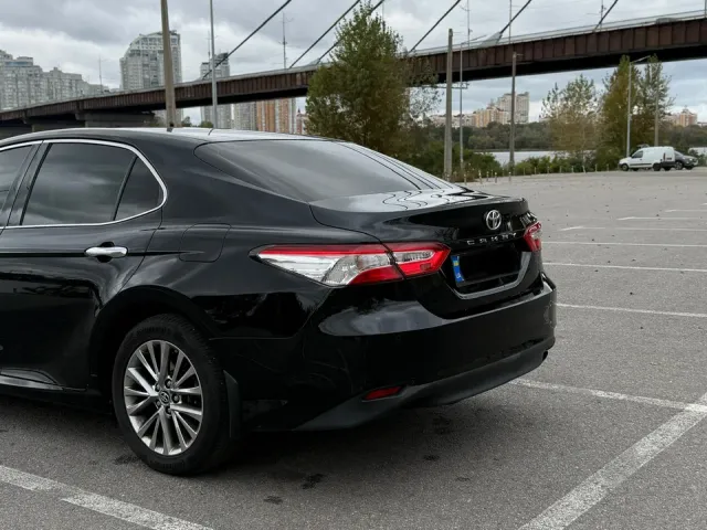 Toyota Camry - фото 2