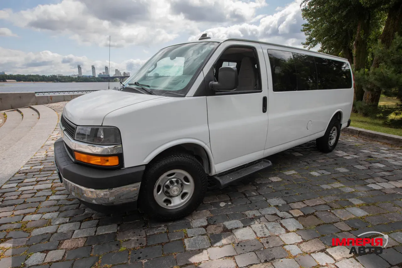 Chevrolet Express - фото 12