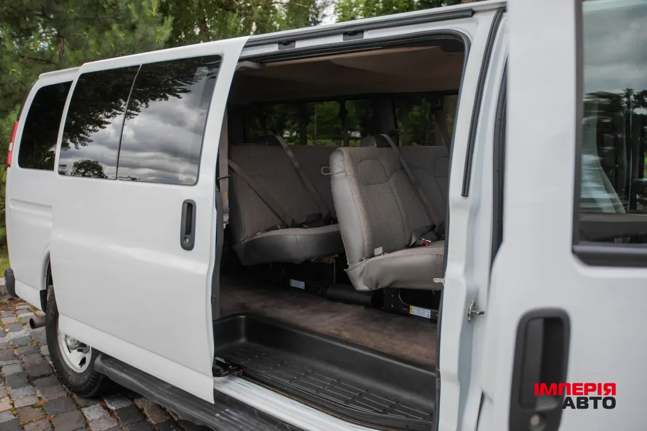 Chevrolet Express - фото 22