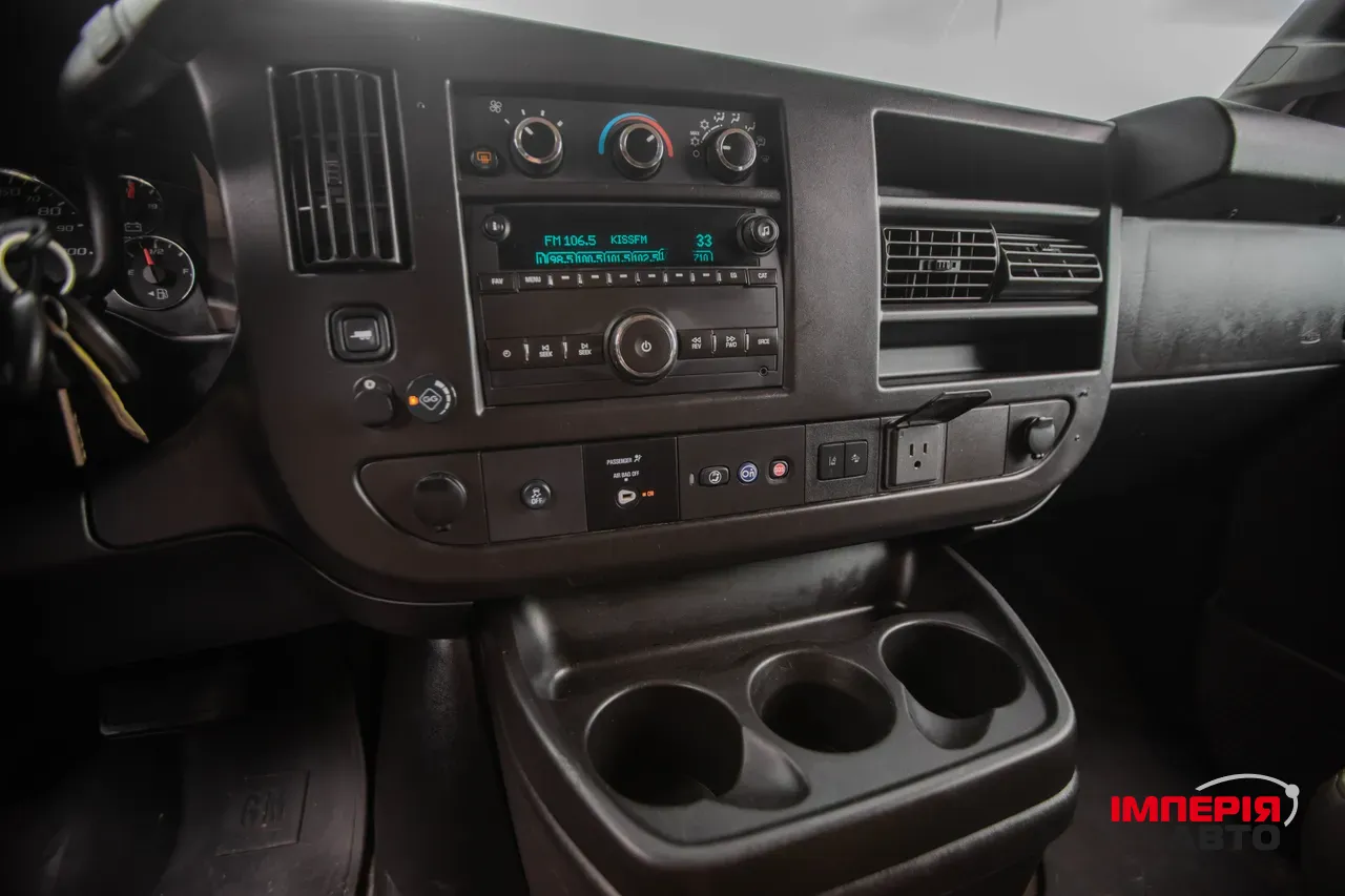 Chevrolet Express - фото 15