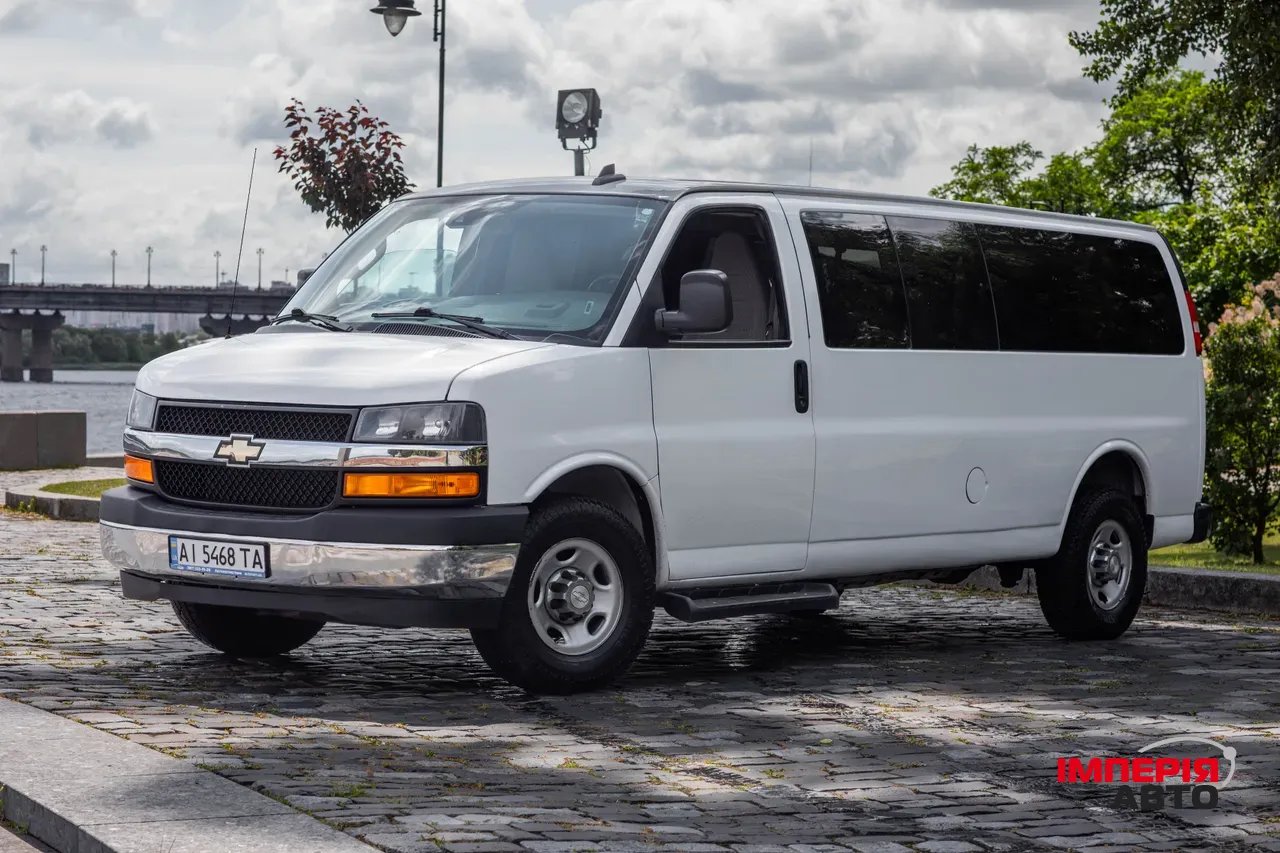 Chevrolet Express - фото 1