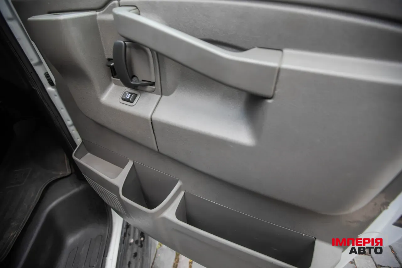 Chevrolet Express - фото 25
