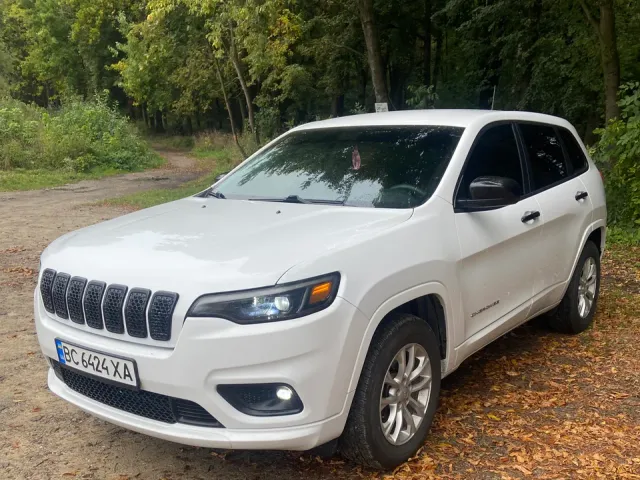 Jeep Cherokee - фото 1