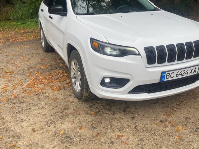 Jeep Cherokee - фото 4