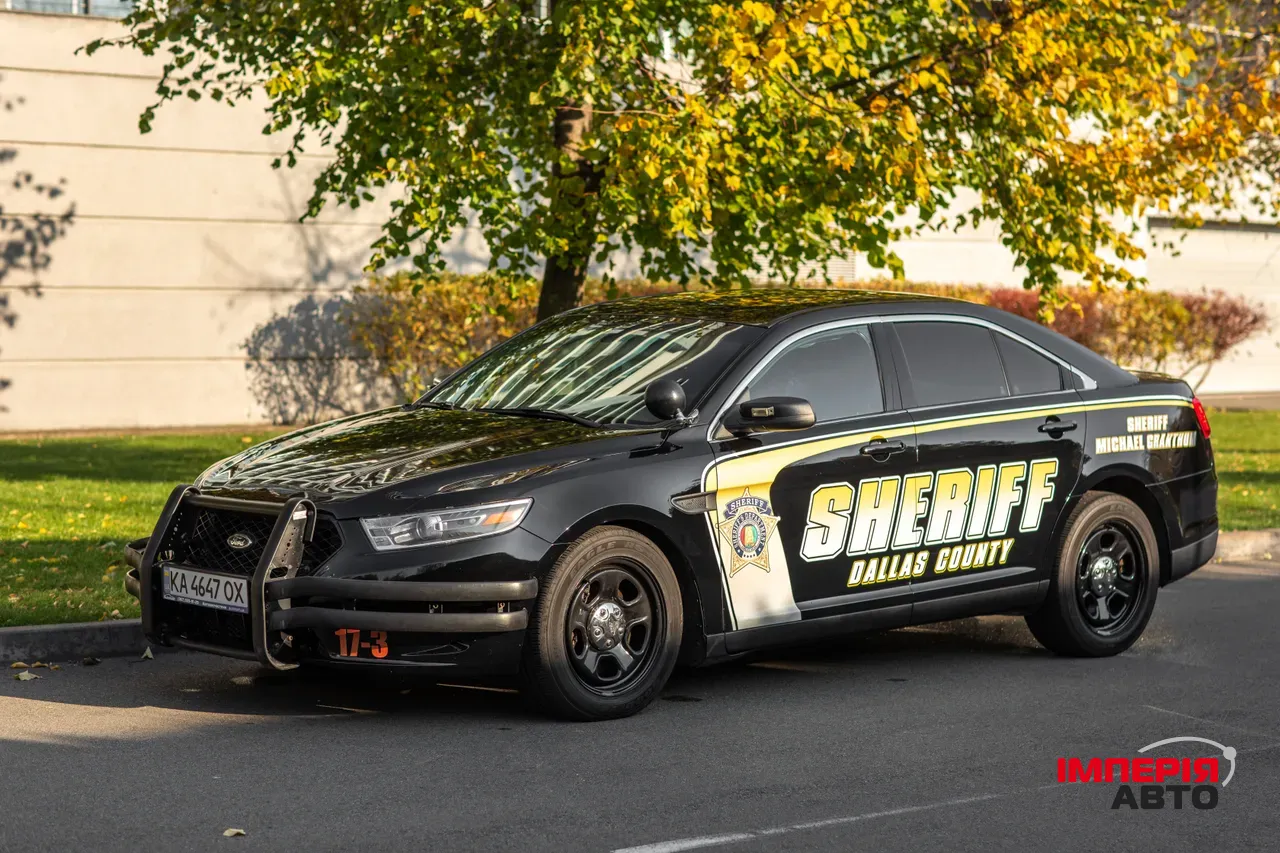 Ford Taurus - фото 1