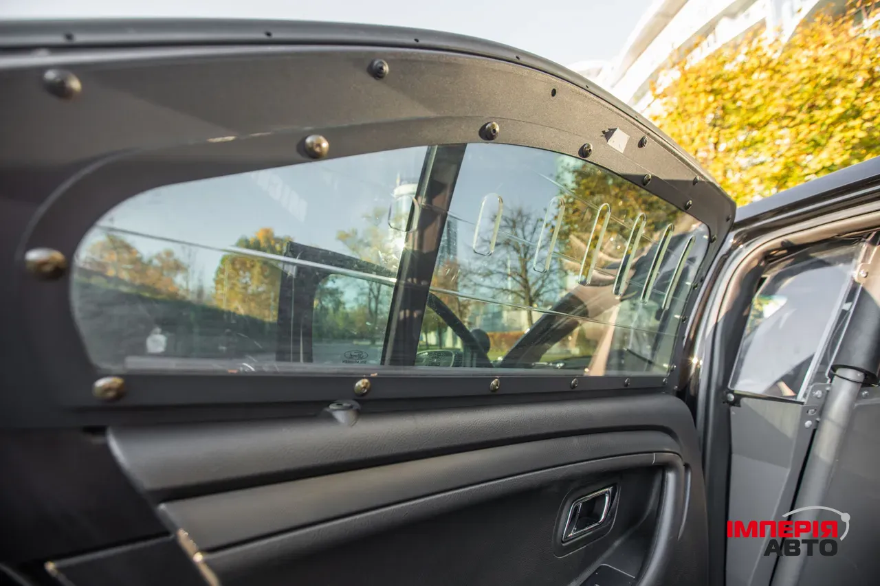 Ford Taurus - фото 16