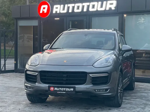 Porsche Cayenne - фото 1