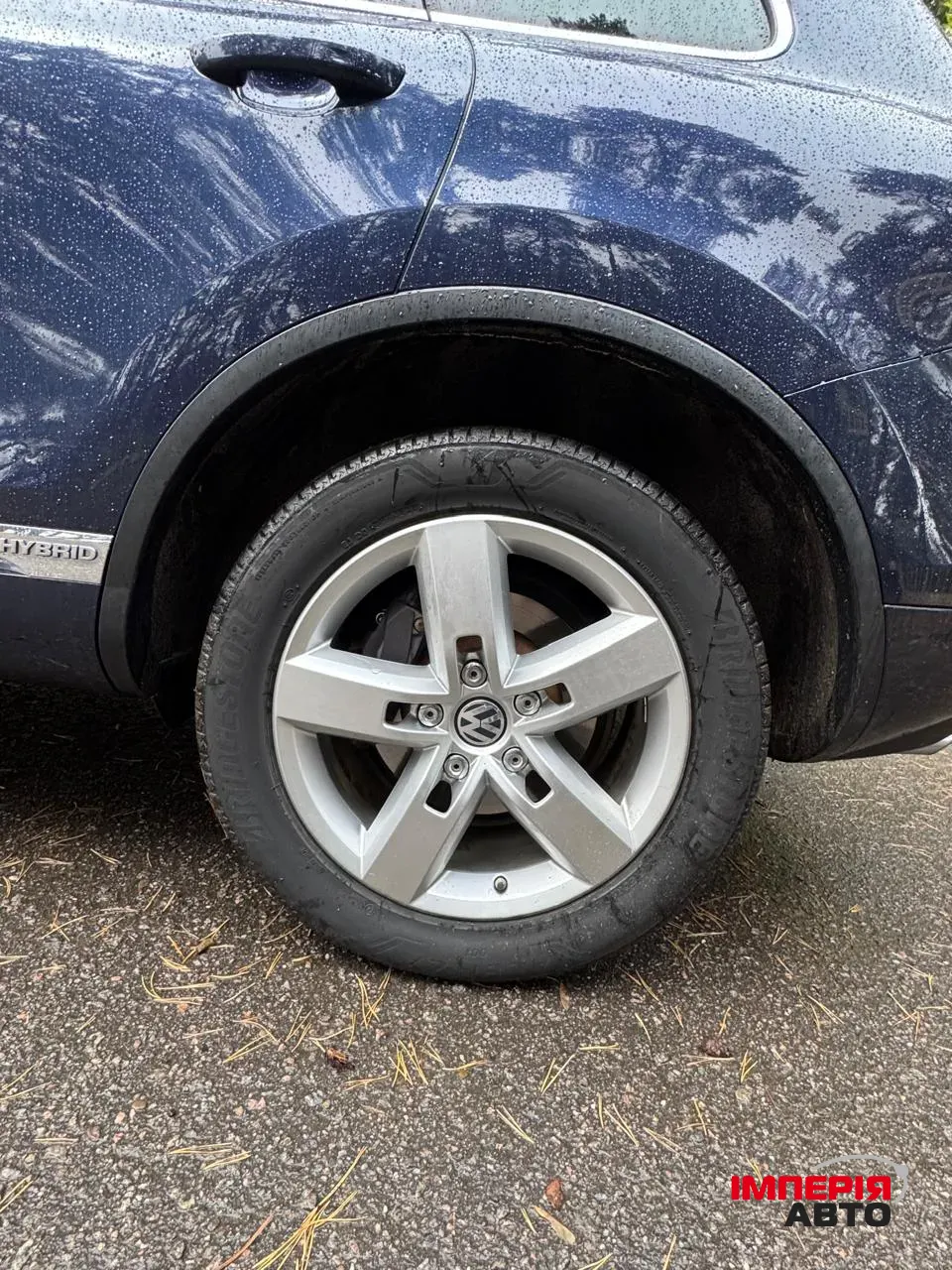 Volkswagen Touareg - фото 10