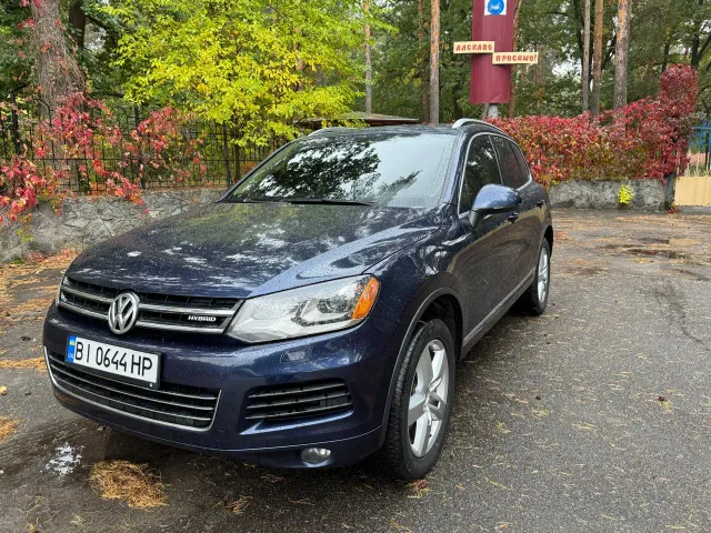 Volkswagen Touareg - фото 2