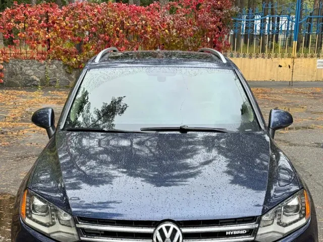 Volkswagen Touareg - фото 1