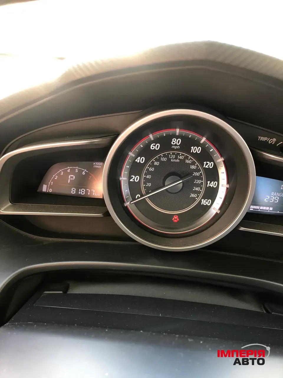 Mazda 3 - фото 6