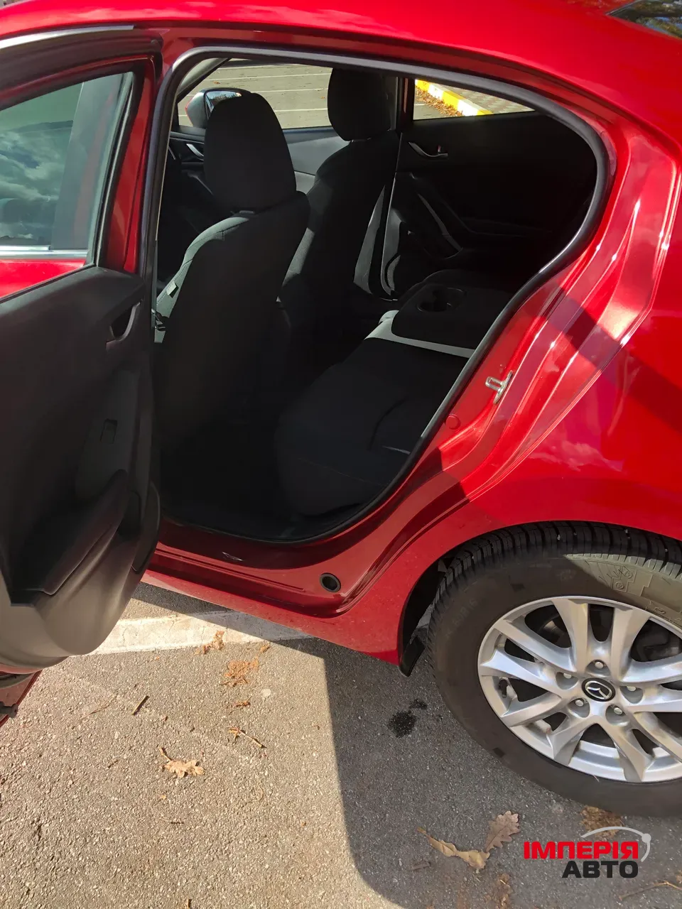 Mazda 3 - фото 12