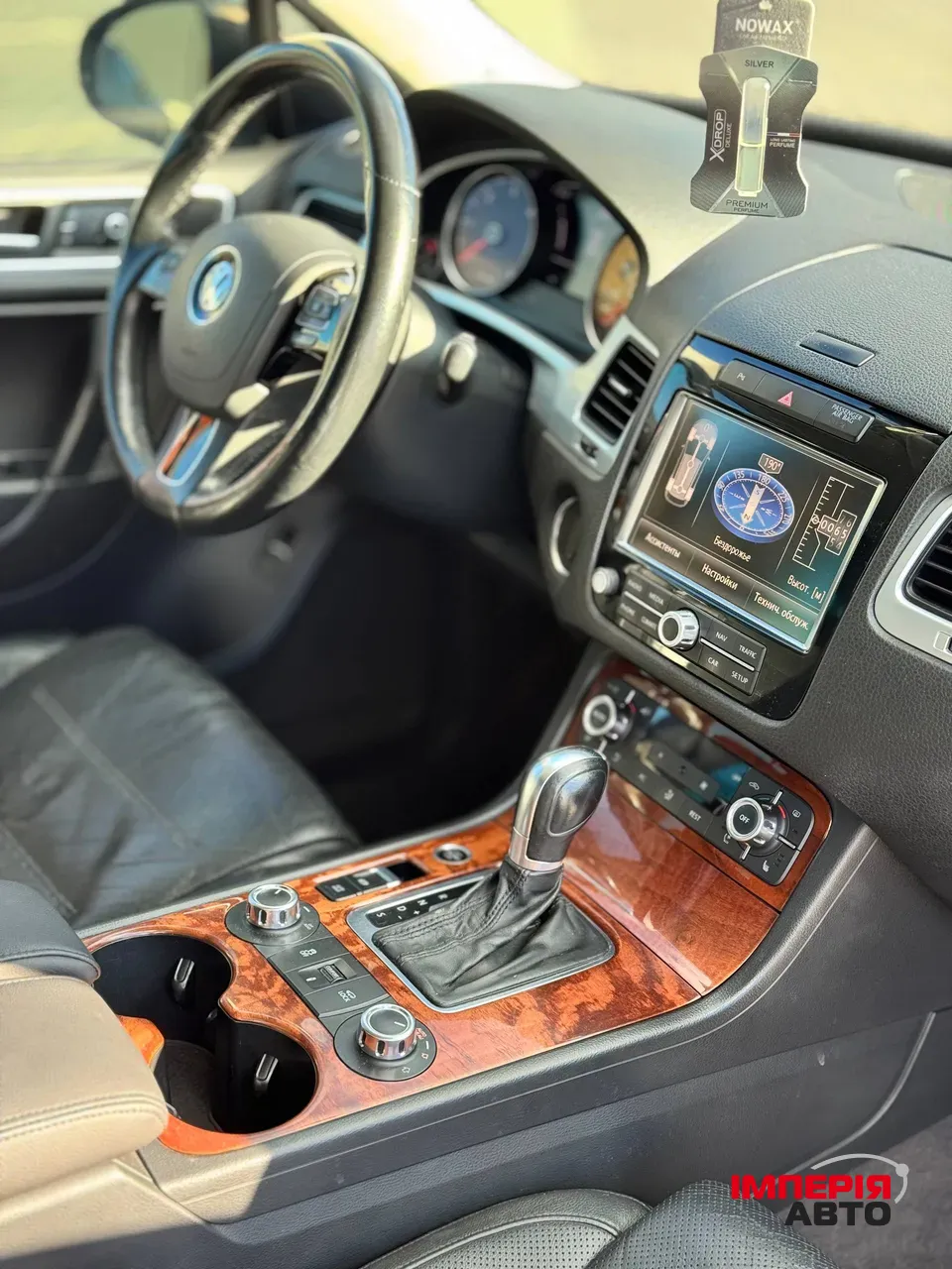 Volkswagen Touareg - фото 11