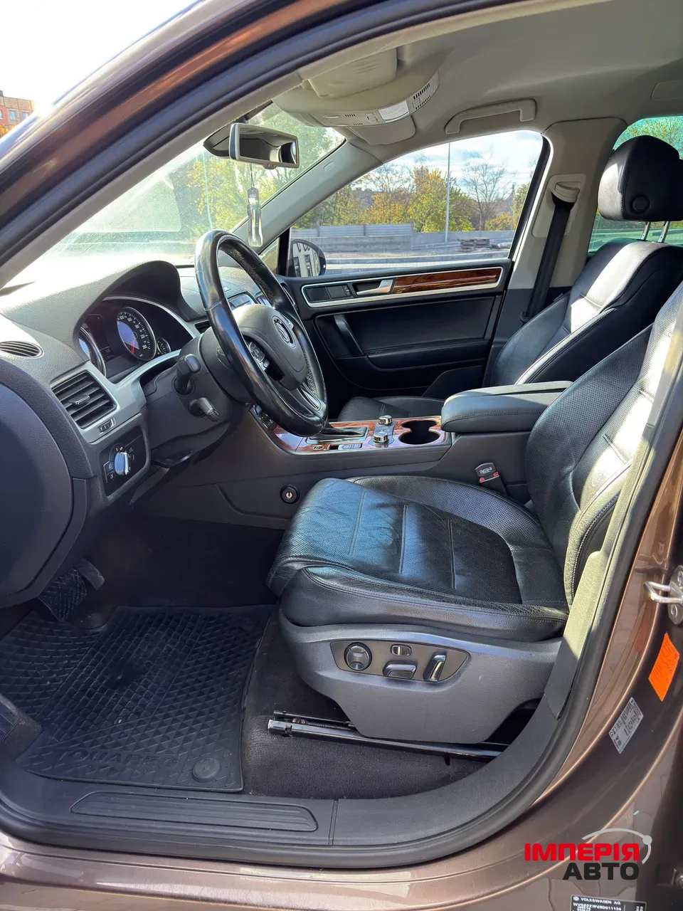 Volkswagen Touareg - фото 9