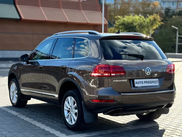 Volkswagen Touareg - фото 5