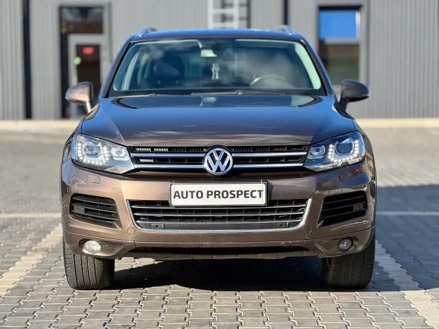 Volkswagen Touareg - фото 2
