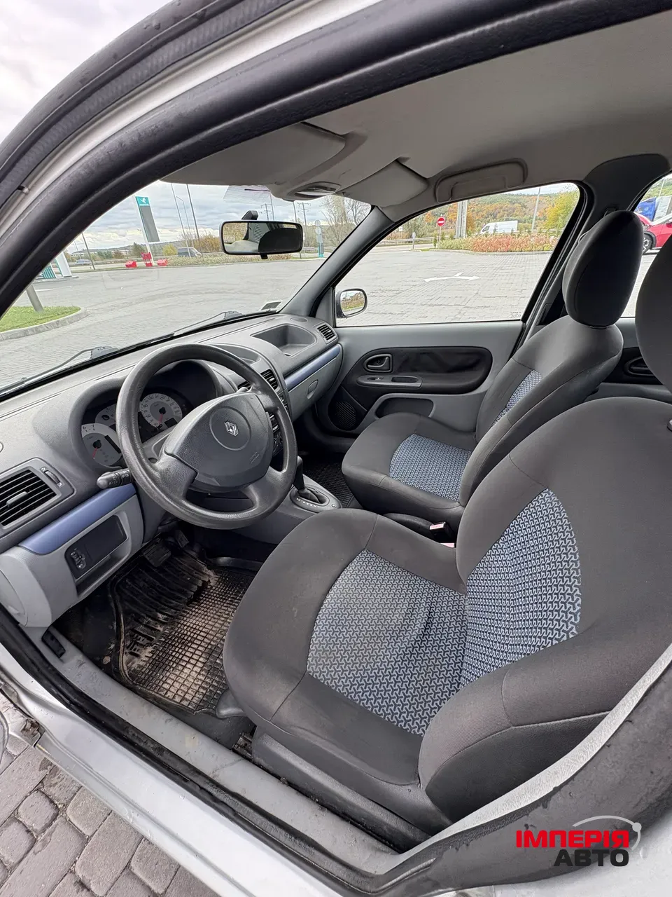 Renault Clio - фото 10