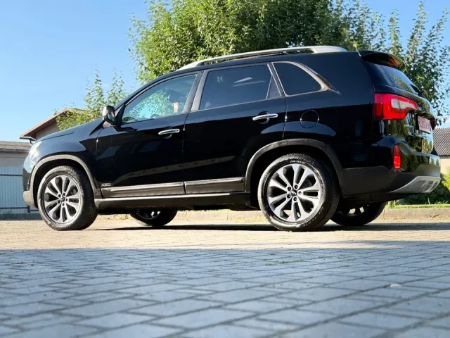Kia Sorento - фото 3