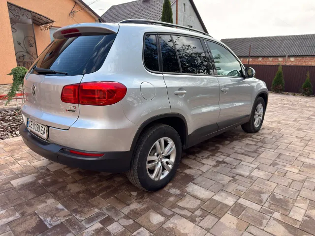 Volkswagen Tiguan - фото 4