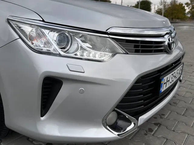 Toyota Camry - фото 4