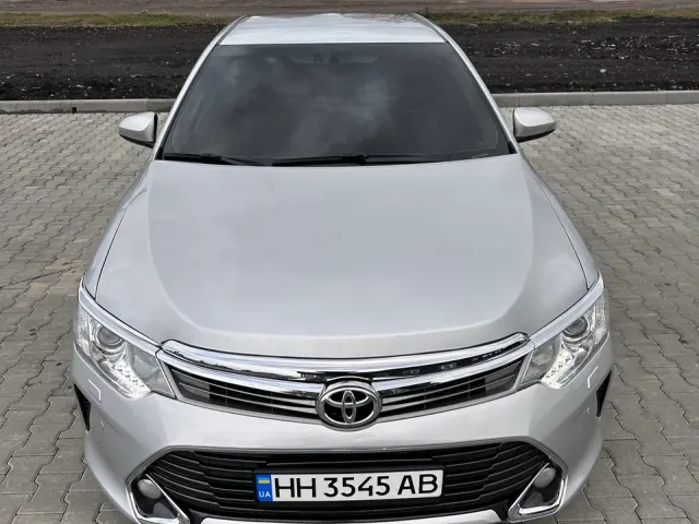 Toyota Camry - фото 5